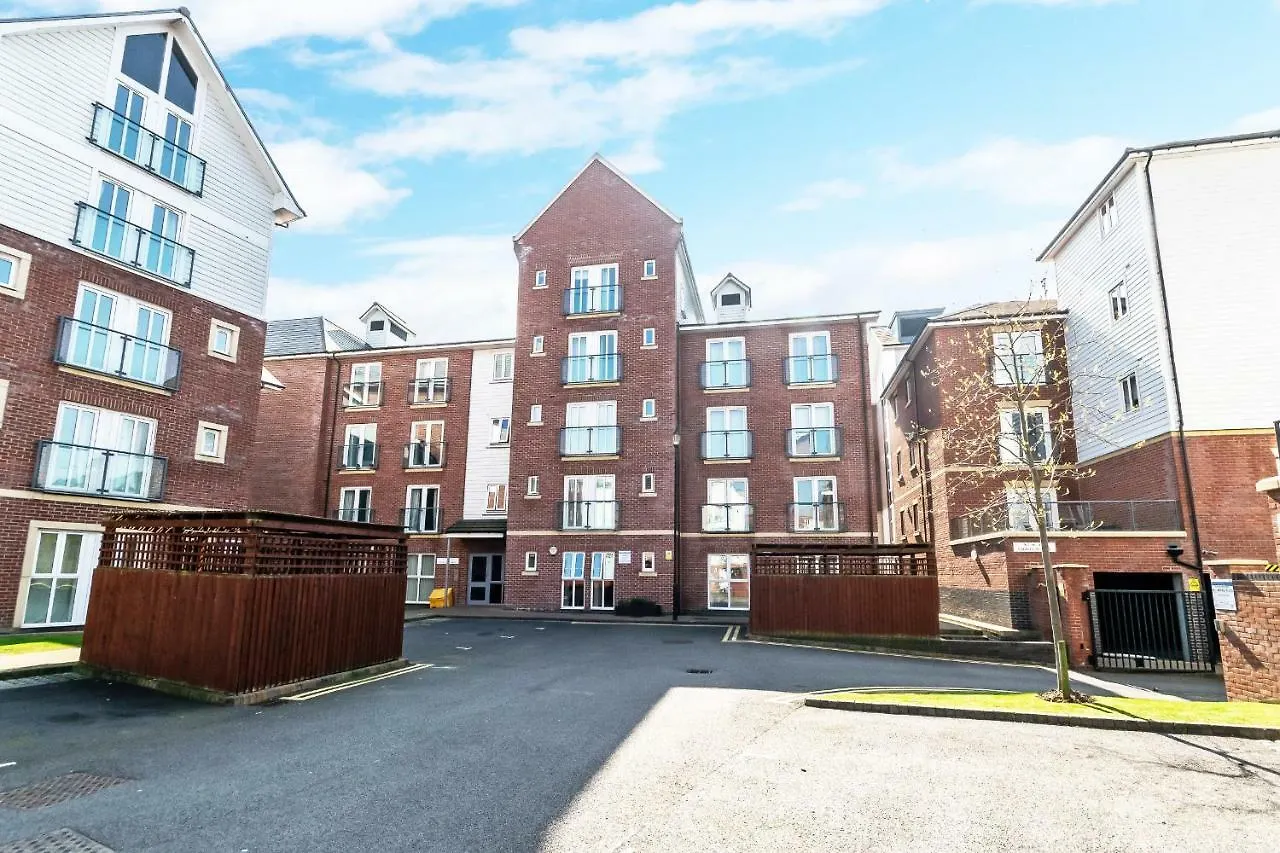 Racecourse Serviced Apartments Chester